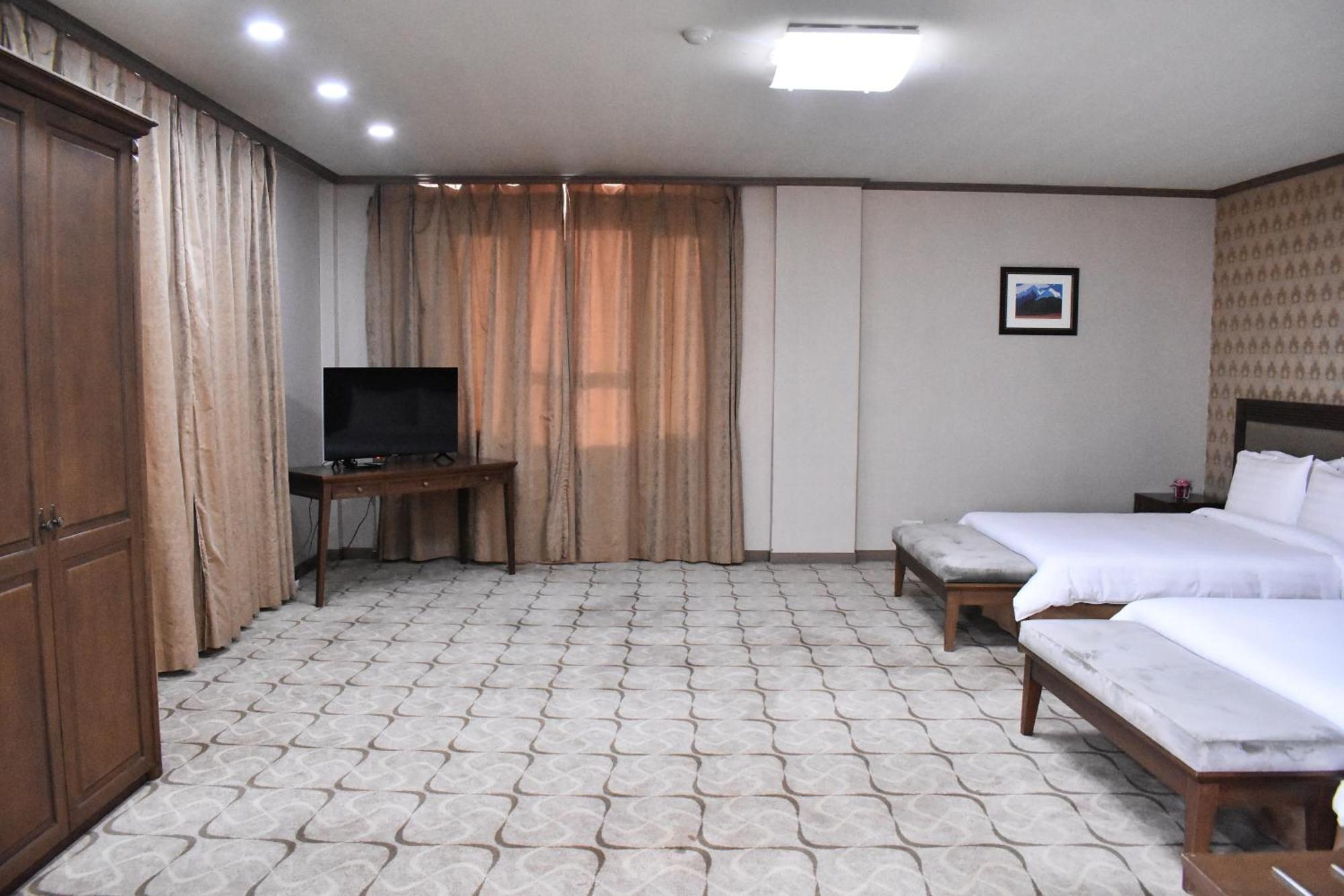 Sunjin Grand Hotel Ulaanbaatar Exterior foto